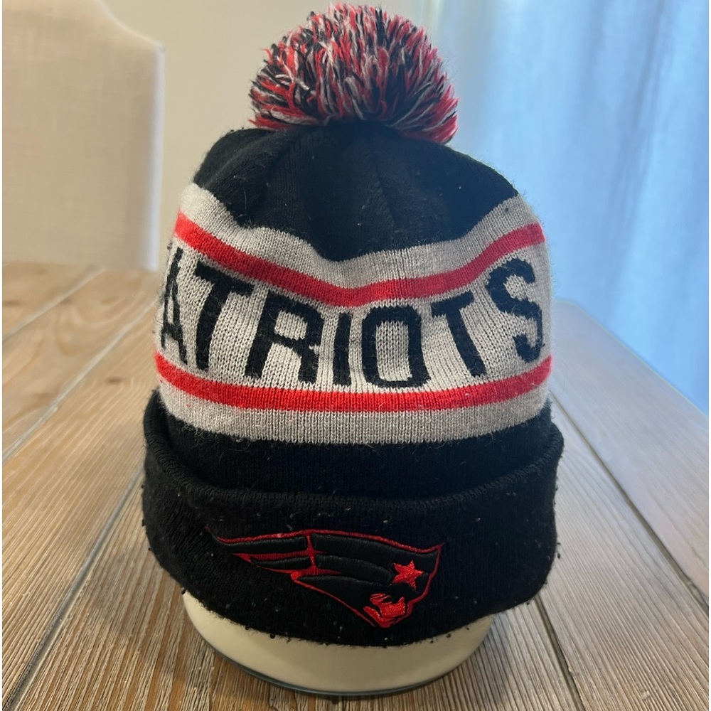 New England Patriots Beanie w/ Pom
